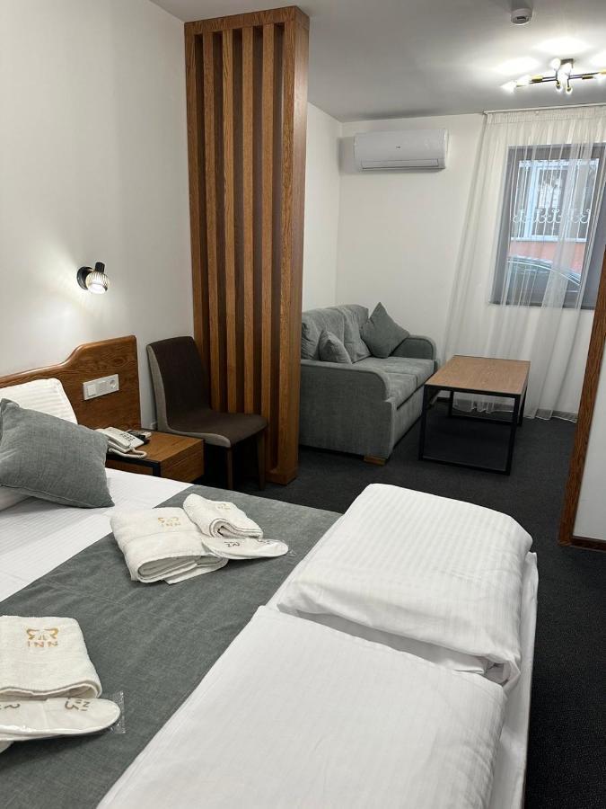 R&R Hotel 예레반 외부 사진