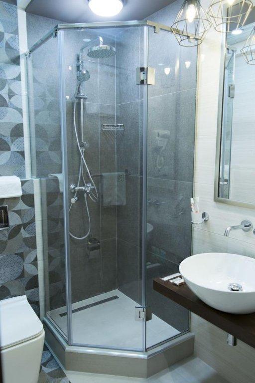 R&R Hotel 예레반 외부 사진