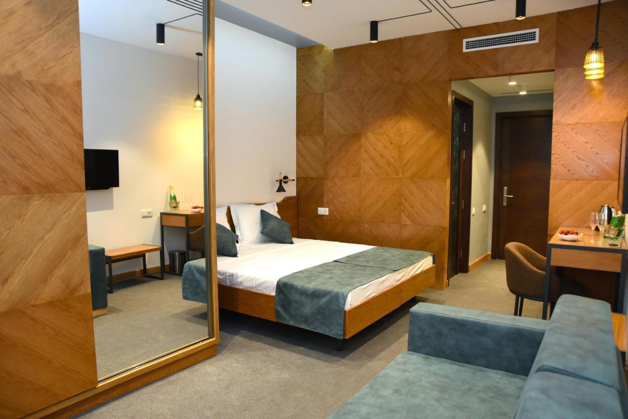 R&R Hotel 예레반 외부 사진