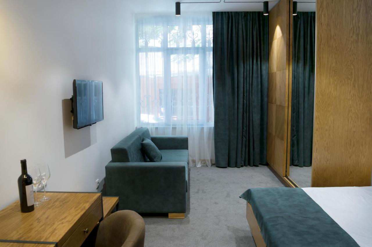 R&R Hotel 예레반 외부 사진