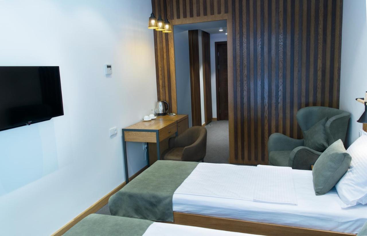 R&R Hotel 예레반 외부 사진