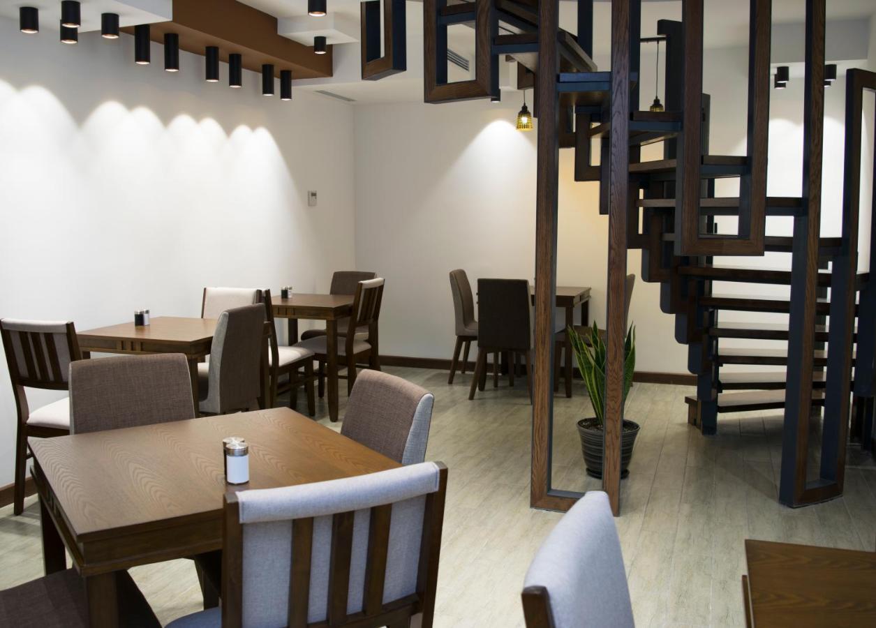 R&R Hotel 예레반 외부 사진